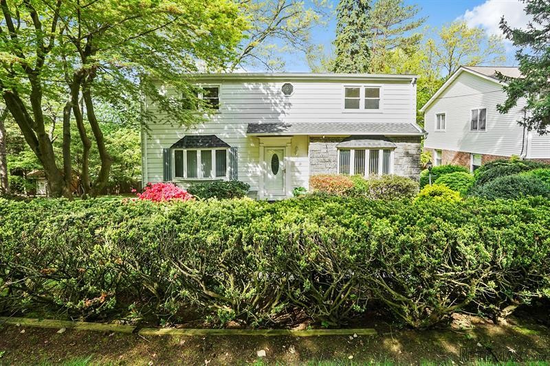 4 bedroom House For Sale: 14 Powderhorn..
