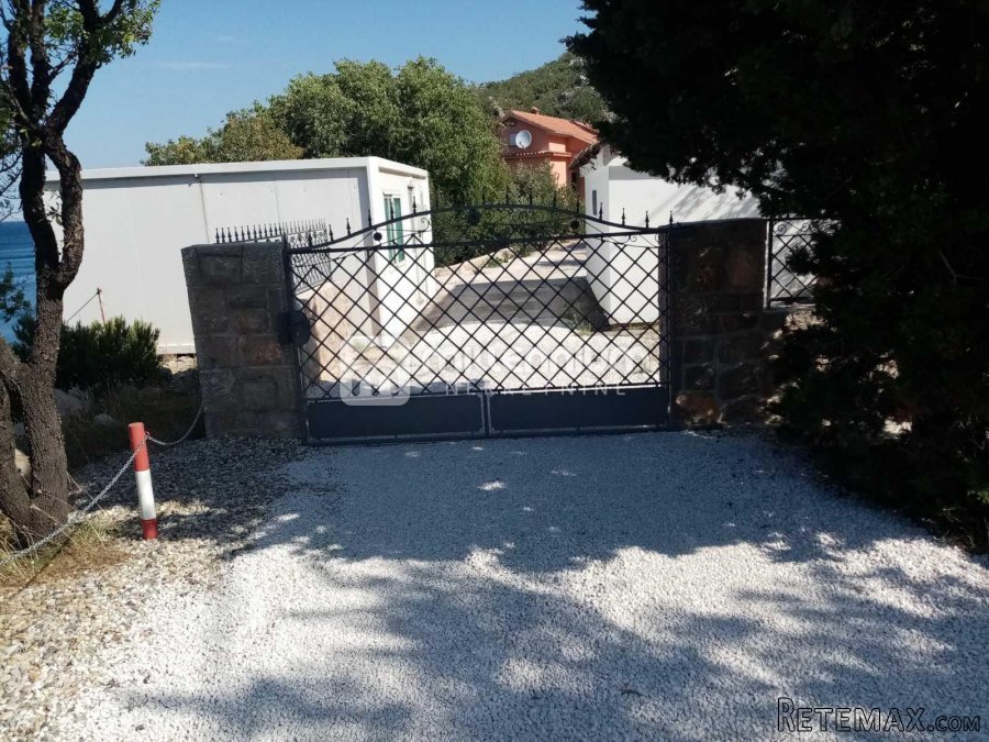 Karlobag, samostojeća kuća 1. red do mora s bazenom i g.. - 5