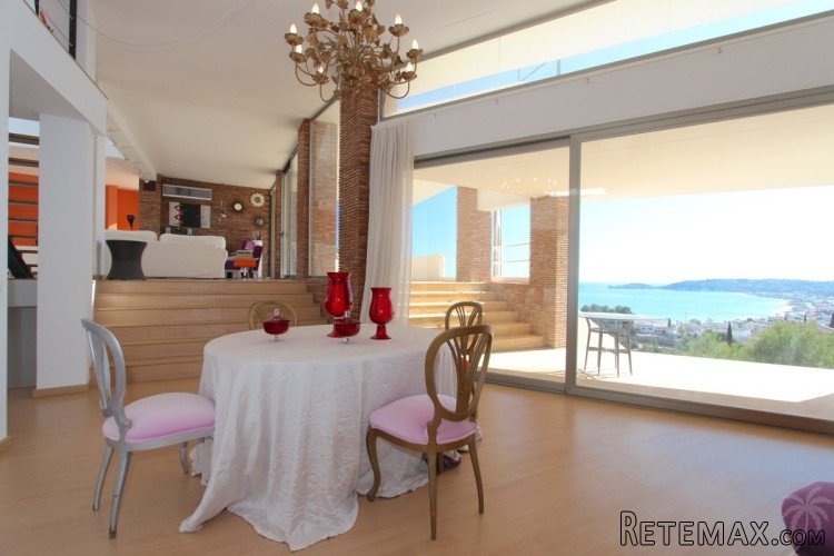 Modern house, reduced from 1,500,000 Euros, with open views.. - 6