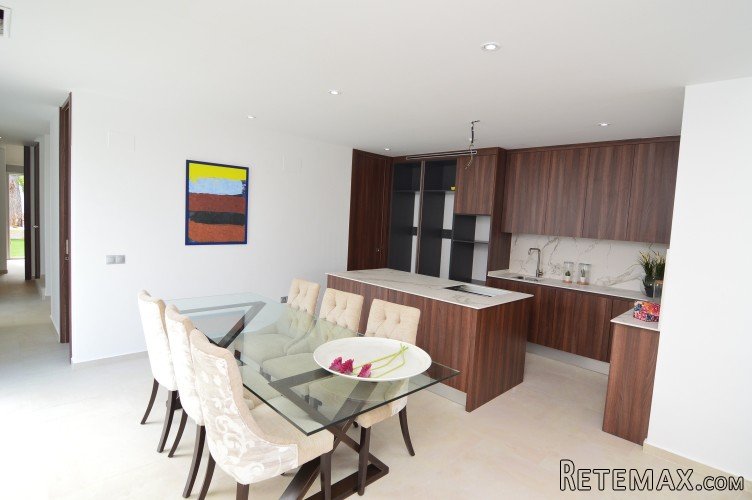 Recently built modern villa located only 1km from the beach.. - 6