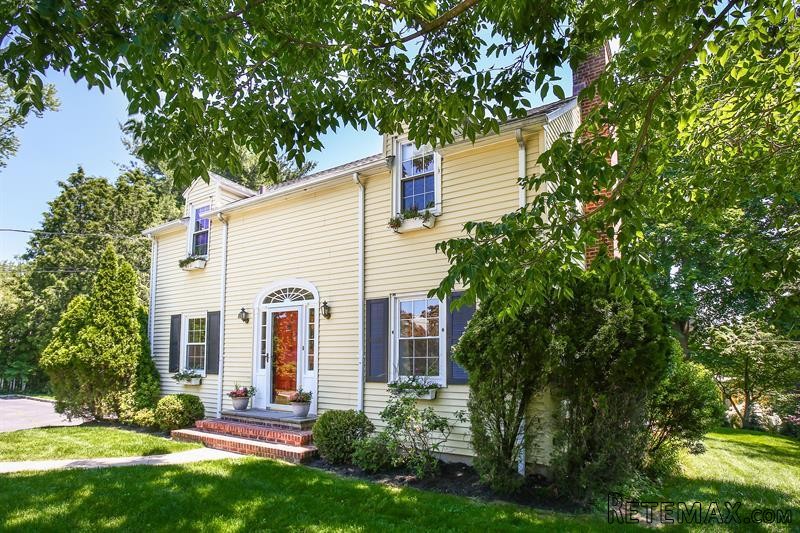 3 bedroom House For Sale: 88 Madison.. - 2