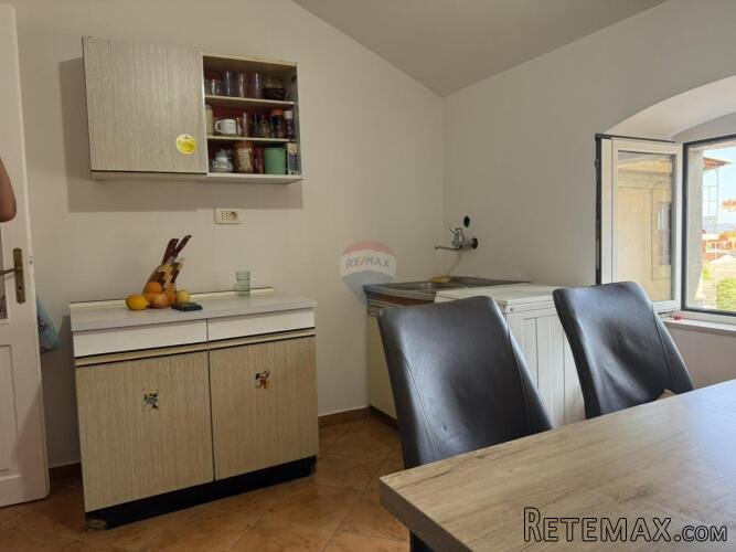 Rijeka, Centar, Dvosobni klasičan stan 72m2 - 2