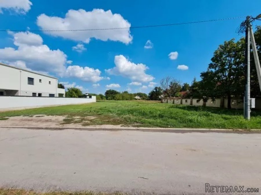 Ekskluzivan plac u naselju Dolina,Kertvaros - 3