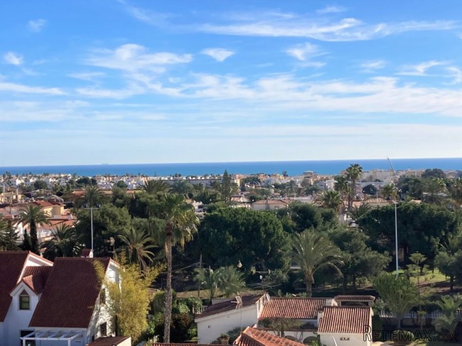 Precioso ático con impresionantes vistas despejadas al mar.. - 3