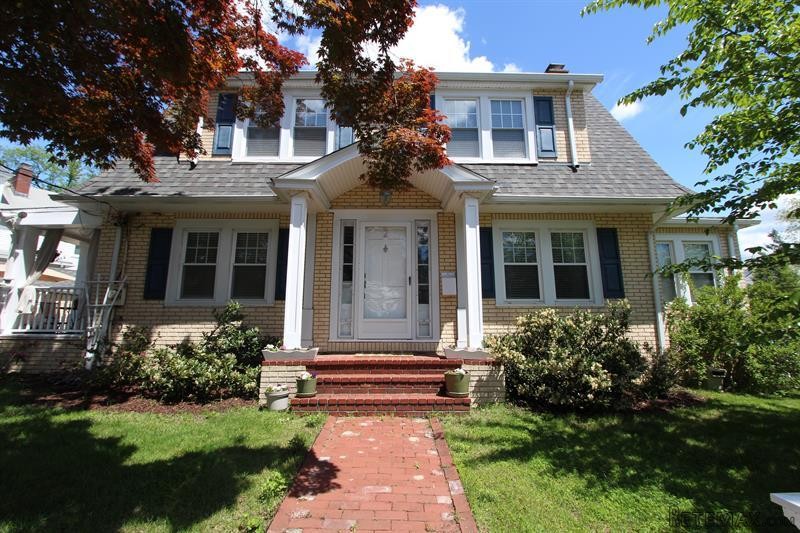 3 bedroom House For Sale: 2 Bryant..