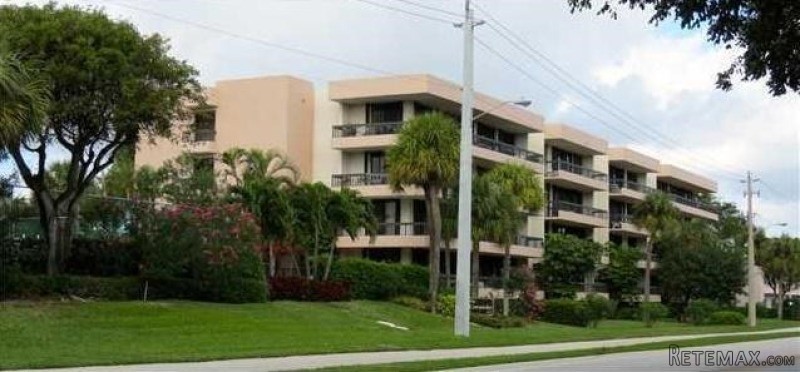 277 N Ocean Boulevard #203 Boca Raton..
