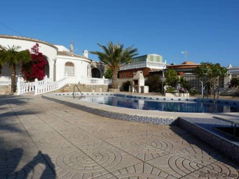 3 Bedroom 2 Bathroom Villa In.. - 2