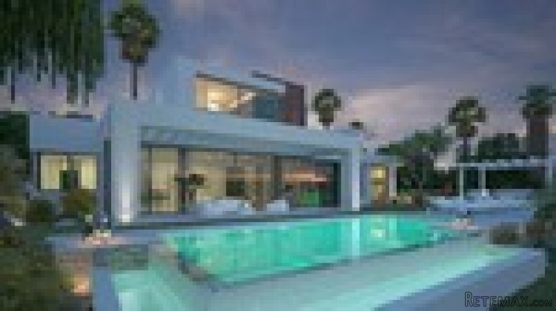 6 Bedrooms - Villa - Malaga - For Sale