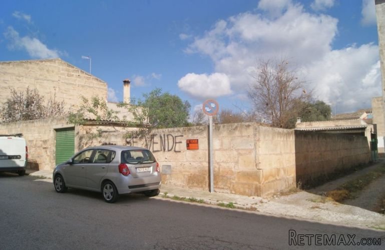 Excellent urban plot, located in a residential area very..