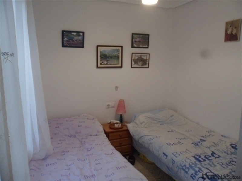 2 Bedrooms Semi-Detached Villa For Sale - 2