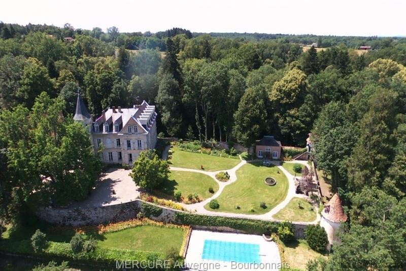 9 bedroom Castle For Sale: 63120..