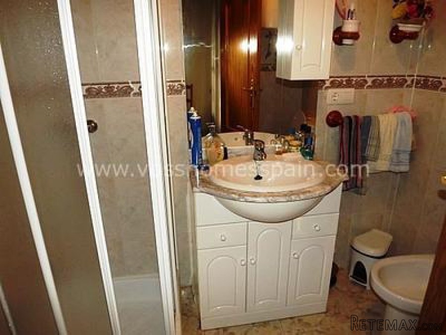Large detached town house walking distance to amenities and.. - 7