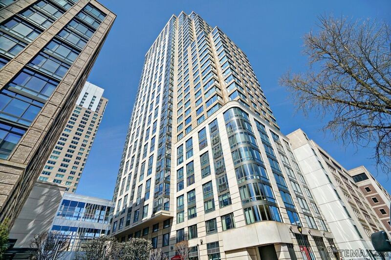 2 bedroom House For Sale: 10 CIty Place..