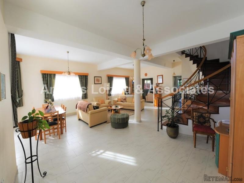 Four Bedroom Semi Detached House - 2