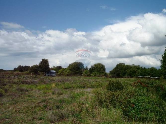 Građ. zemljište 500m2, 557m2 i 700m2