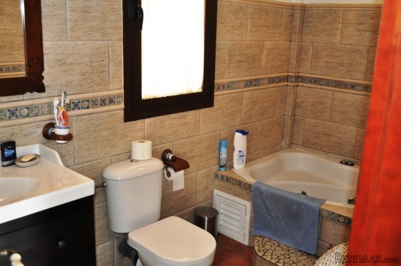 Multi bedroomed detached