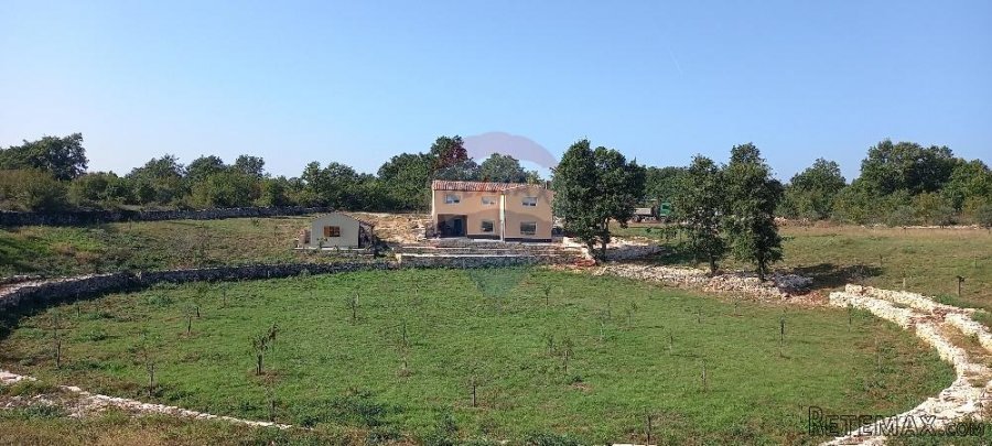 Istra,Štokovci-kuća s bazenom i okućnicom - 2