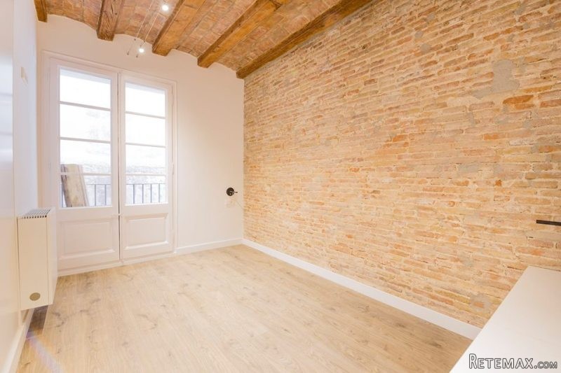 Central Flat In Newly Refurbished..