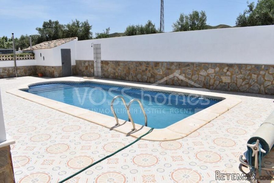 EXCLUSIVE TO VOSS HOMES - A spacious, light & airey 3 bed.. - 3