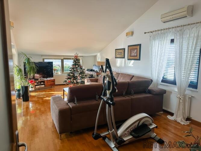 ŠIBENIK, Dvoetažni stan s panoramskim pogeldom i garažom, 25 - 3