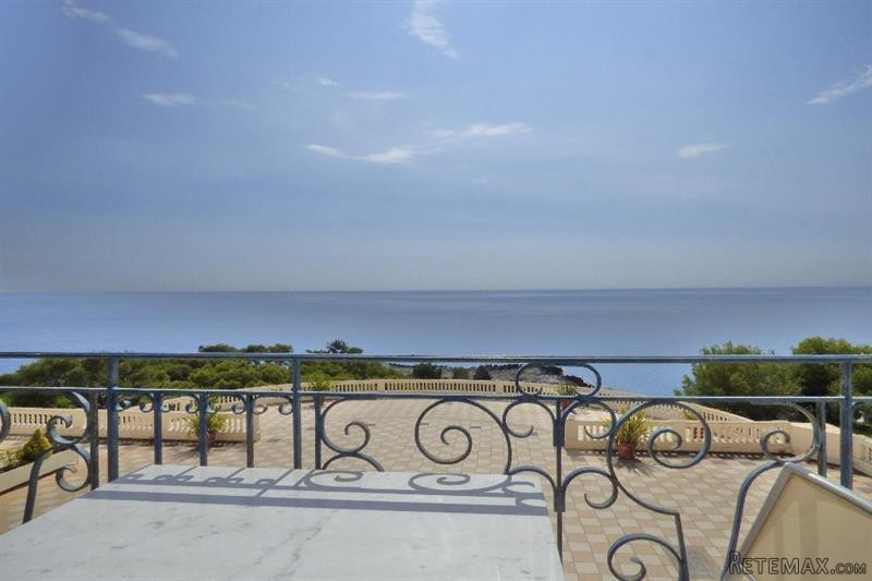1 bedroom Flat For Sale: 06190..