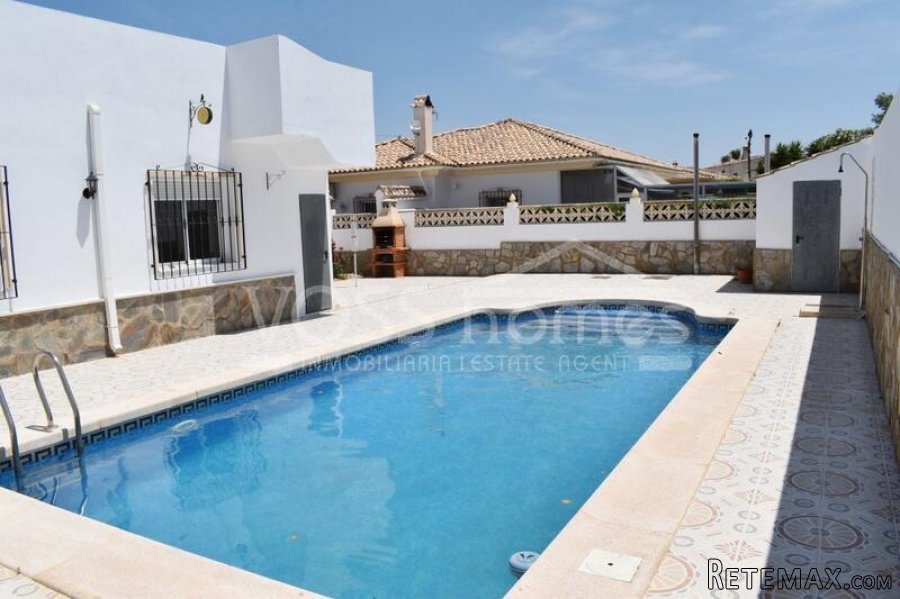 EXCLUSIVE TO VOSS HOMES - A spacious, light & airey 3 bed.. - 6