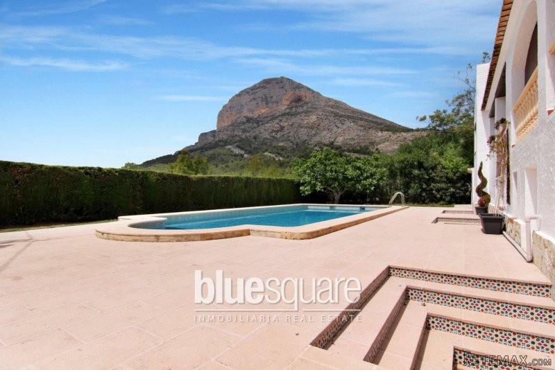 Spectacular villa at the foot of the.. - 2