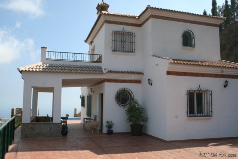 3 bedroom, 2 bathroom Villa, (build 120..