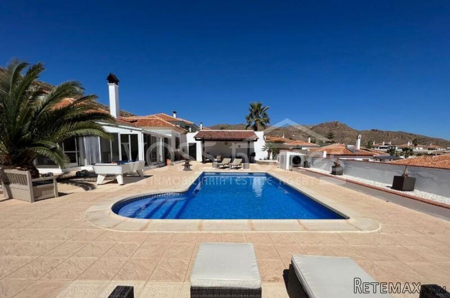 An absolutely stunning, top quality 3 bed 2 bath villa for..