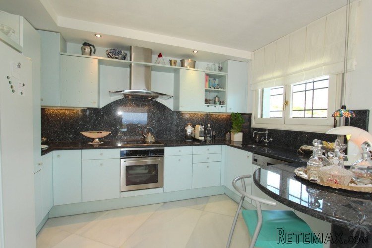 Luxurious front line villa with stunning views in the.. - 8