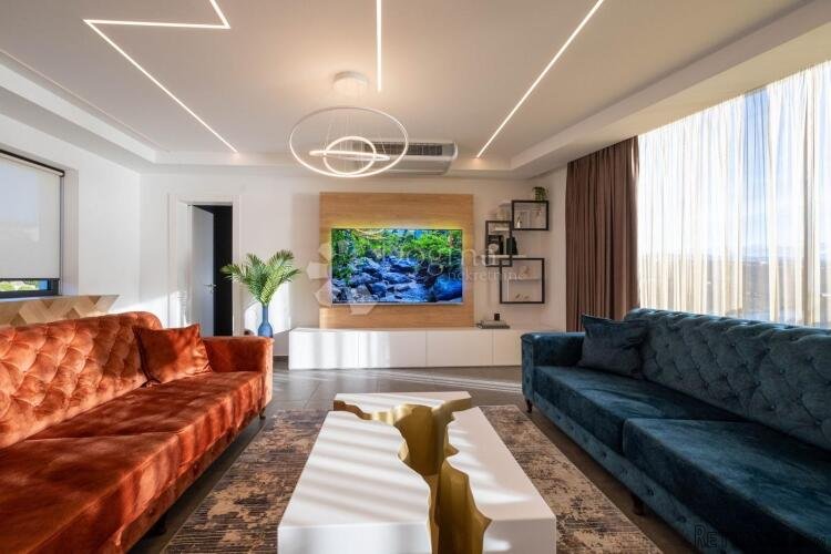 OPATIJA Ekskluzivna nekretnina 227m2-s nevjerojatnim pogledo