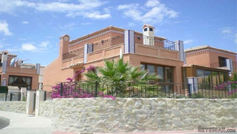 3 Bedrooms - Villa - Alicante - For Sale