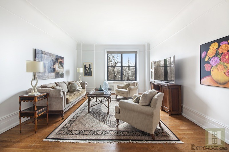3 bedroom Apartment For Sale: 210..