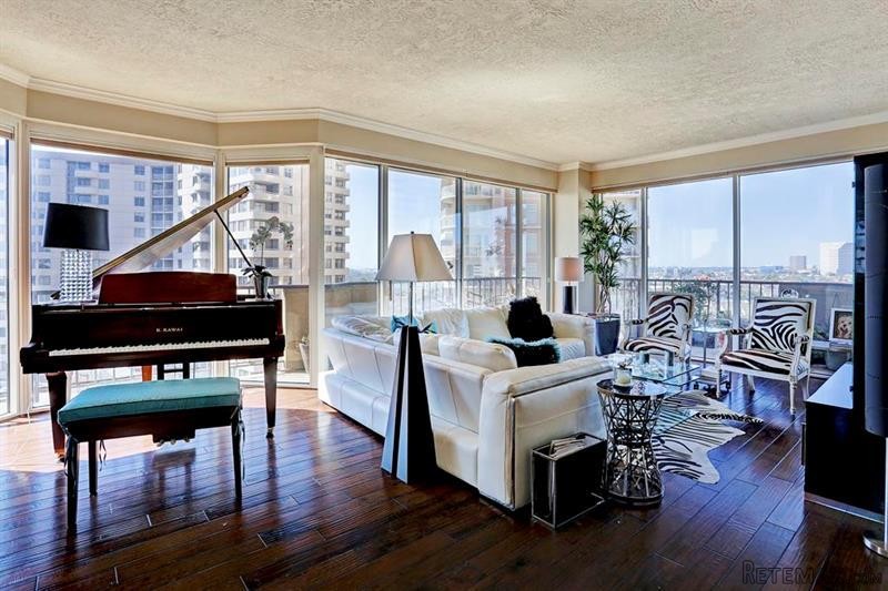 2 bedroom Flat For Sale: 3350 Mccue..