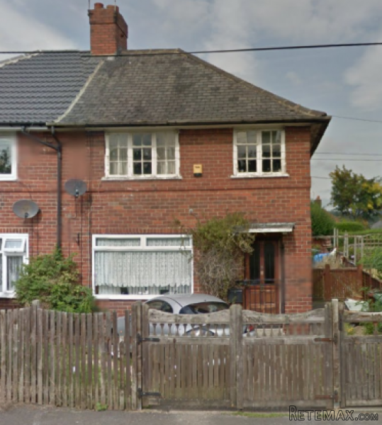 4 bedroom, Semi-detached House house..