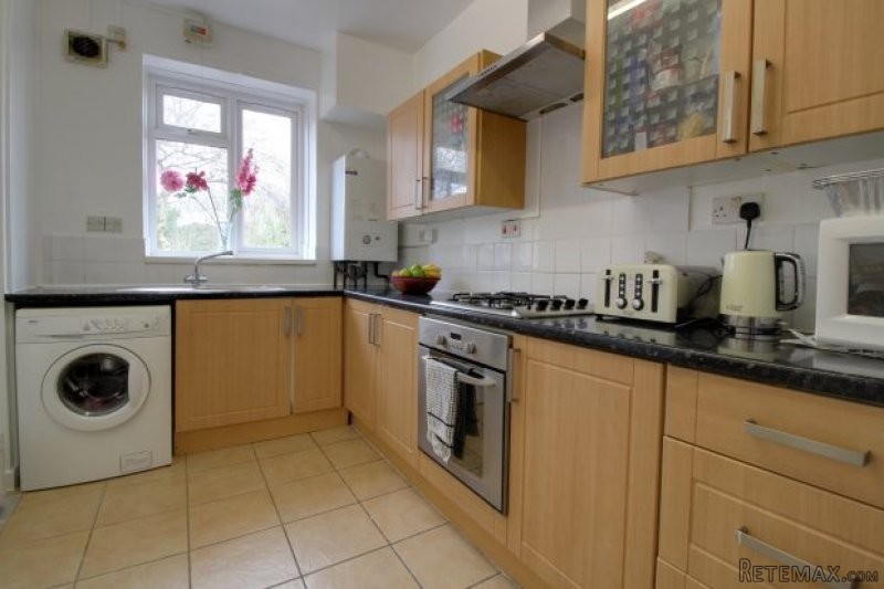 3 bedroom, Flat house for sale - 2