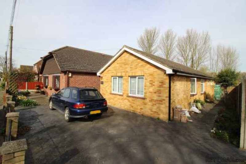 2 bedroom, Detached Bungalow house for..