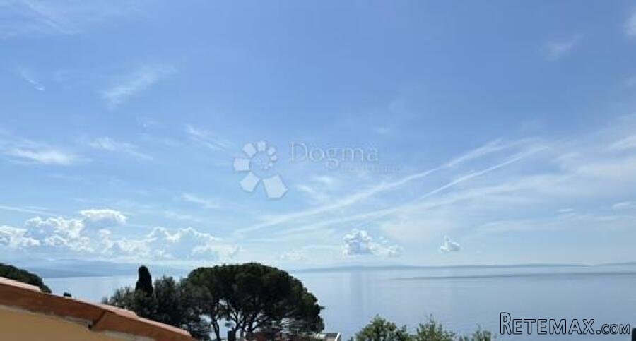 VOLOSKO, OPATIJA, 60 m2 + TERASA S POGLEDOM