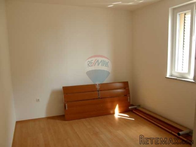 Dvoetažni stan u Rapcu s pogledom na more - 5