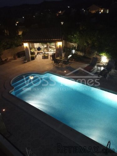 NEW & EXCLUSIVE TO VOSS HOMES - An immaculately maintained.. - 11