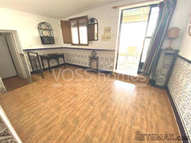 NEW TO VOSS HOMES - GREAT B&B / GUEST HOUSE BUSINESS . Semi.. - 11