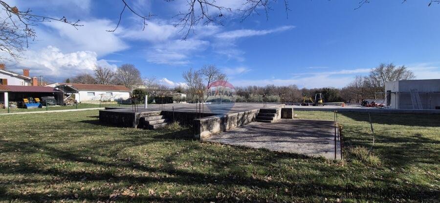Istra, Tinjan okolica - građevinsko zemljište sa građevinsko - 2