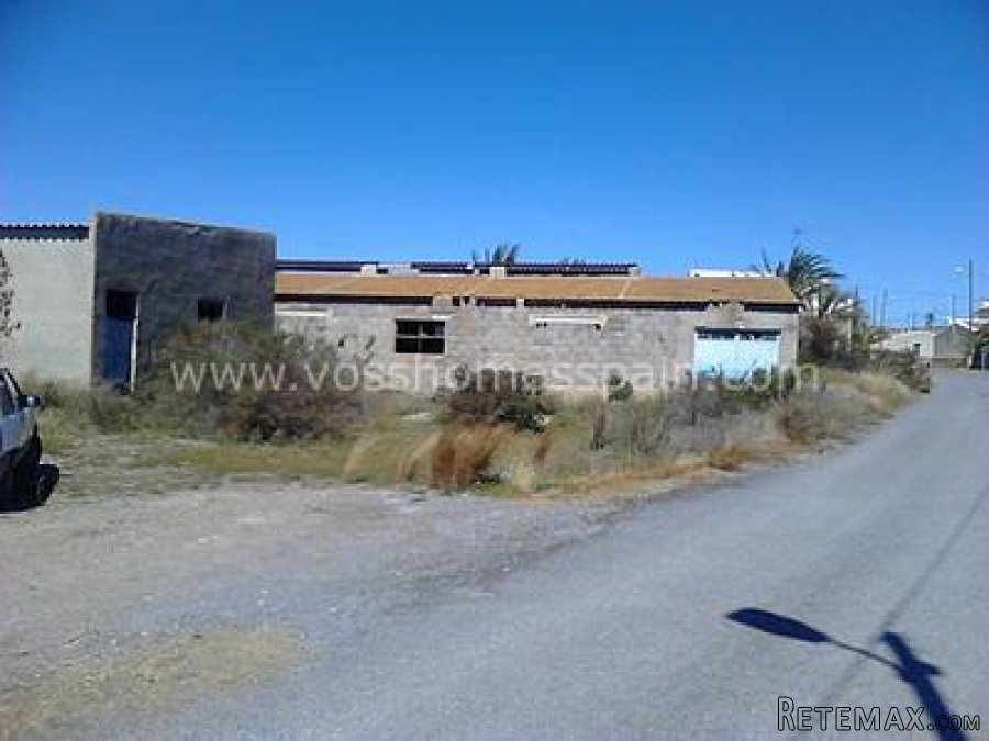 NEGOTIABLE 2 Large warehouses of 30m x 9m and 25m x 8m.. - 2