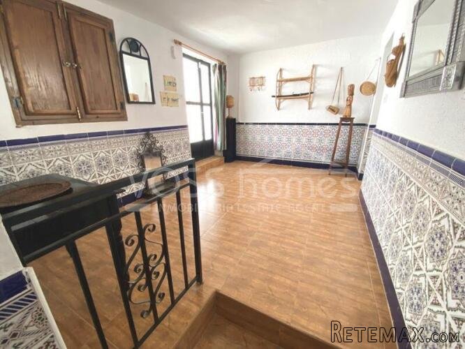 NEW TO VOSS HOMES - GREAT B&B / GUEST HOUSE BUSINESS . Semi.. - 12