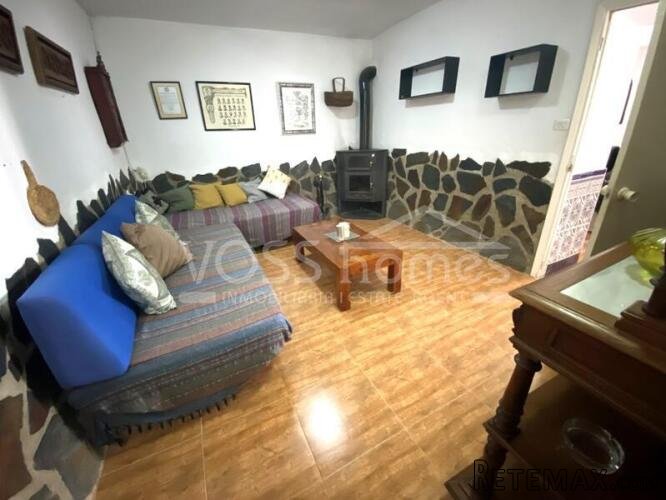 NEW TO VOSS HOMES - GREAT B&B / GUEST HOUSE BUSINESS . Semi.. - 13
