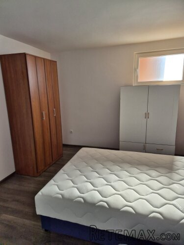 Prodajem kucu u Batajnici - 13