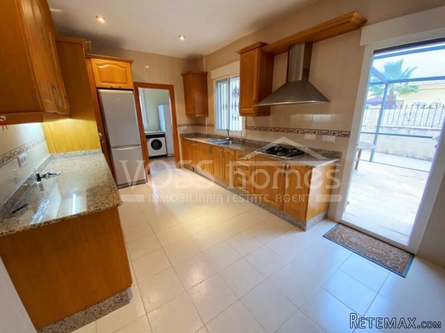 NEW LISTING TO VOSS HOMES - A larger than average 4 bed, 2.. - 4