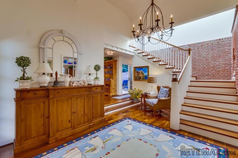 1030 Loma Ave - 2