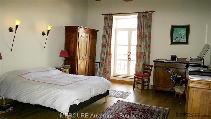 5 bedroom Flat For Sale: 63000 CLERMONT.. - 2