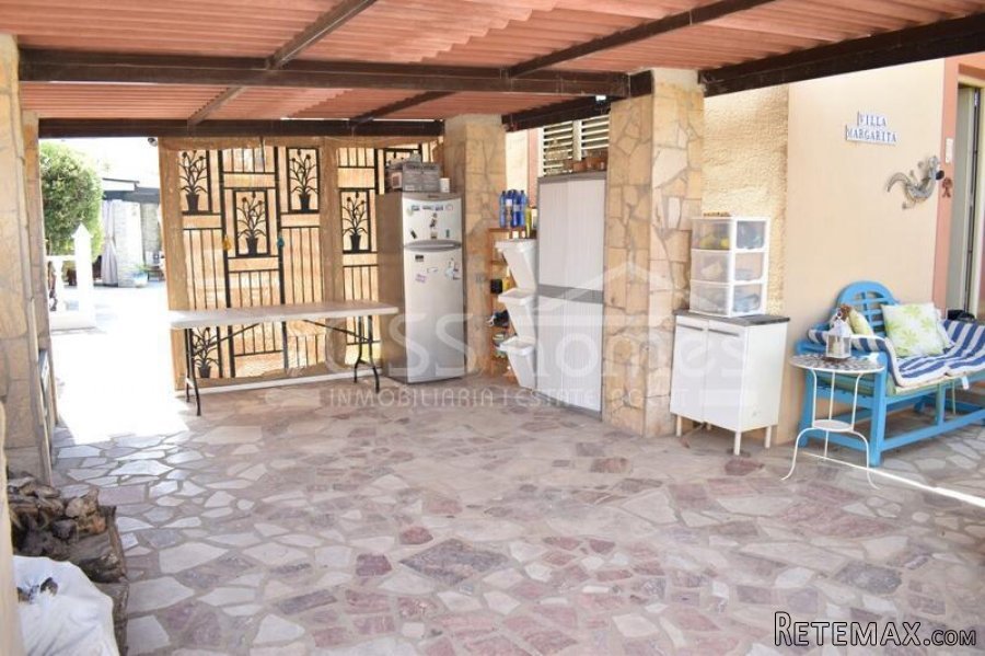NEW & EXCLUSIVE TO VOSS HOMES - An immaculately maintained.. - 16